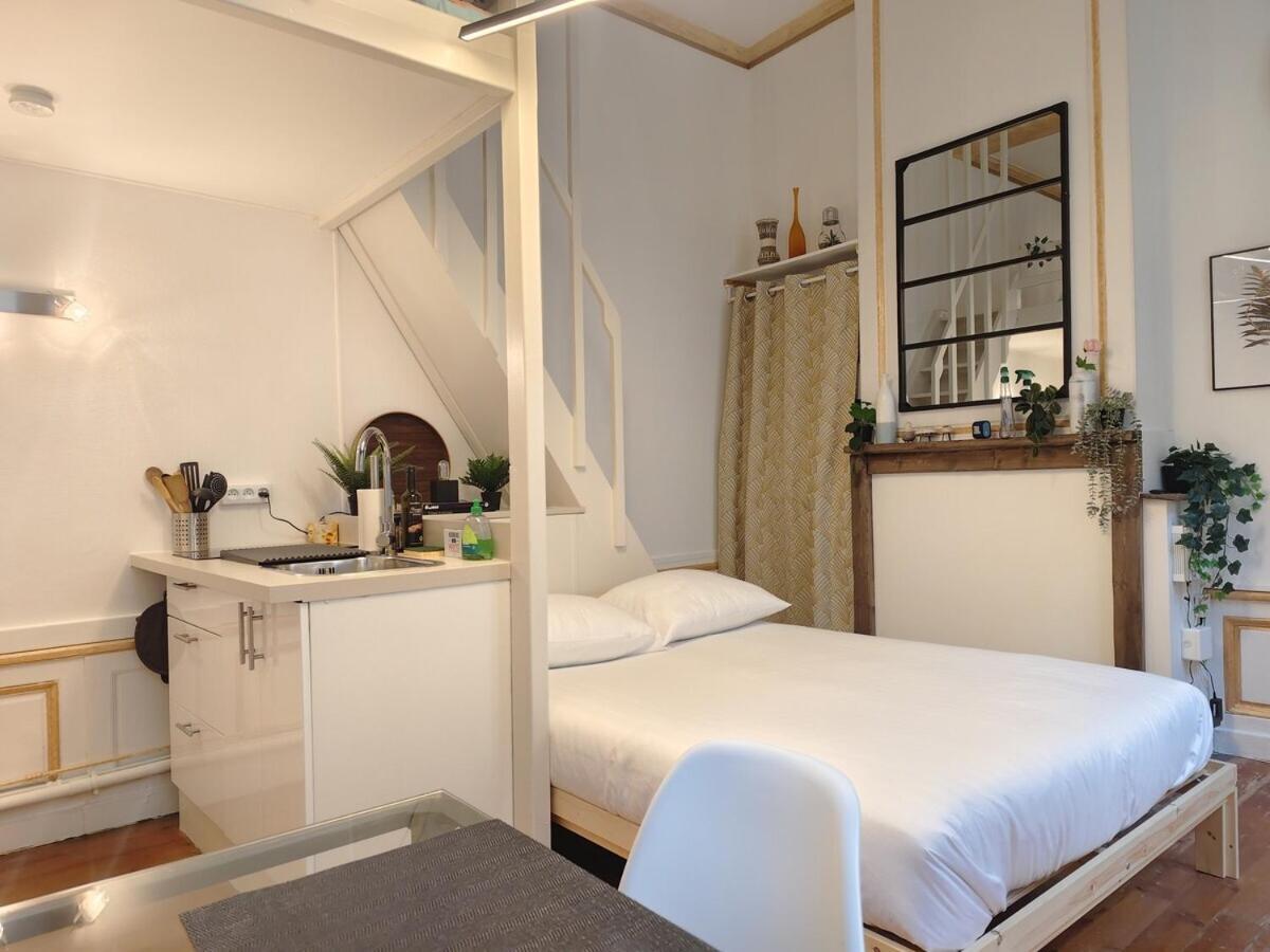 Appartement Studio Lumineux Et Fleuri Idealement Situe à Caen Extérieur photo