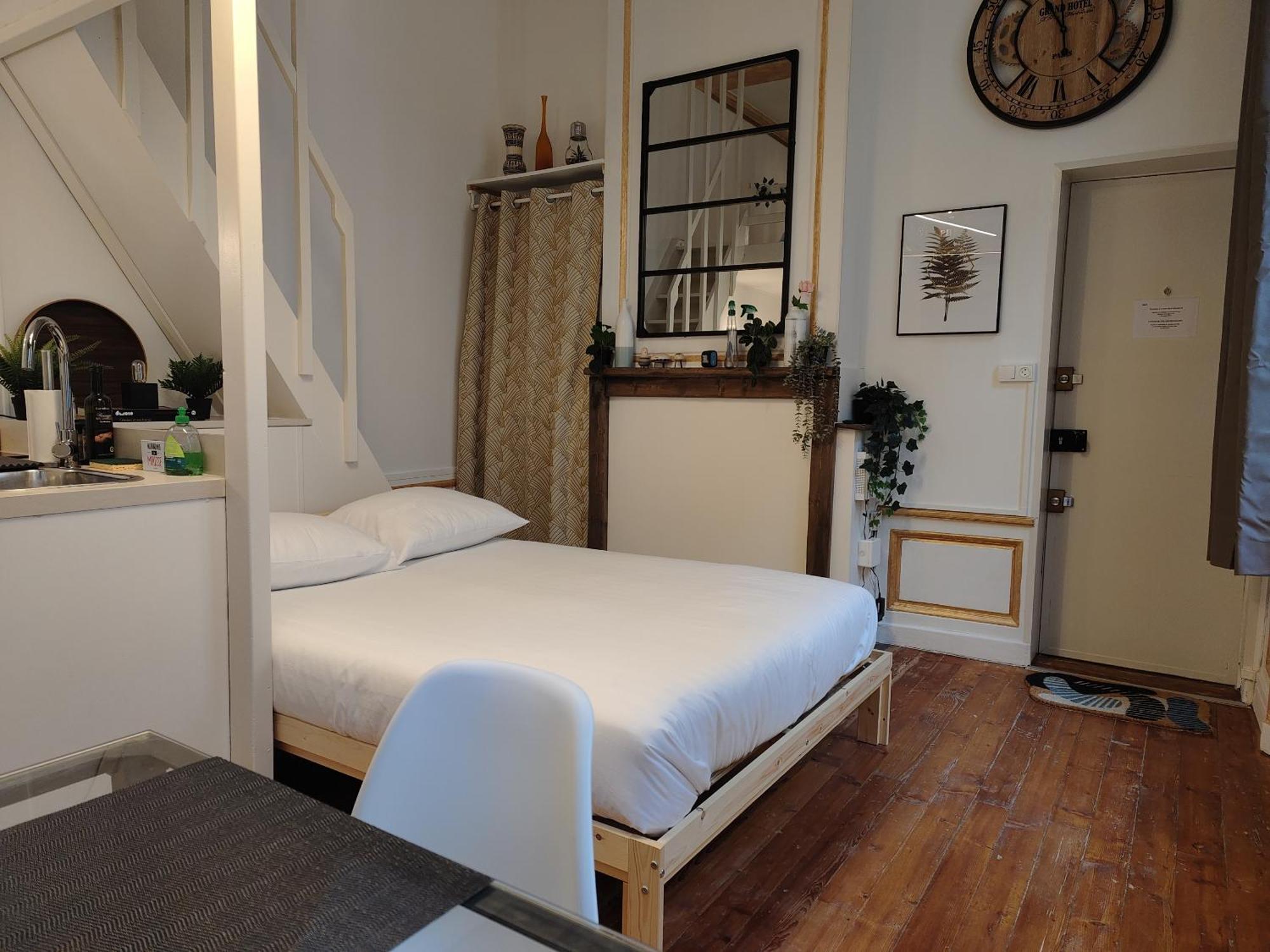 Appartement Studio Lumineux Et Fleuri Idealement Situe à Caen Extérieur photo